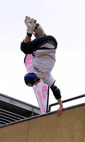 Team Extreme Rich Half-pipe grab photograph